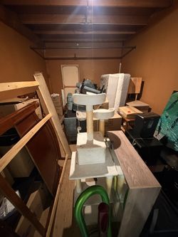 STORAGE UNIT FOR SALE ***BEST OFFER***