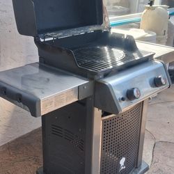 Weber Spirit 2 burner gas propane grill & empty tank & Cover  pool deck patio balcony 