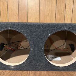 Dual 10” Sealed Subwoofer Enclosure. 