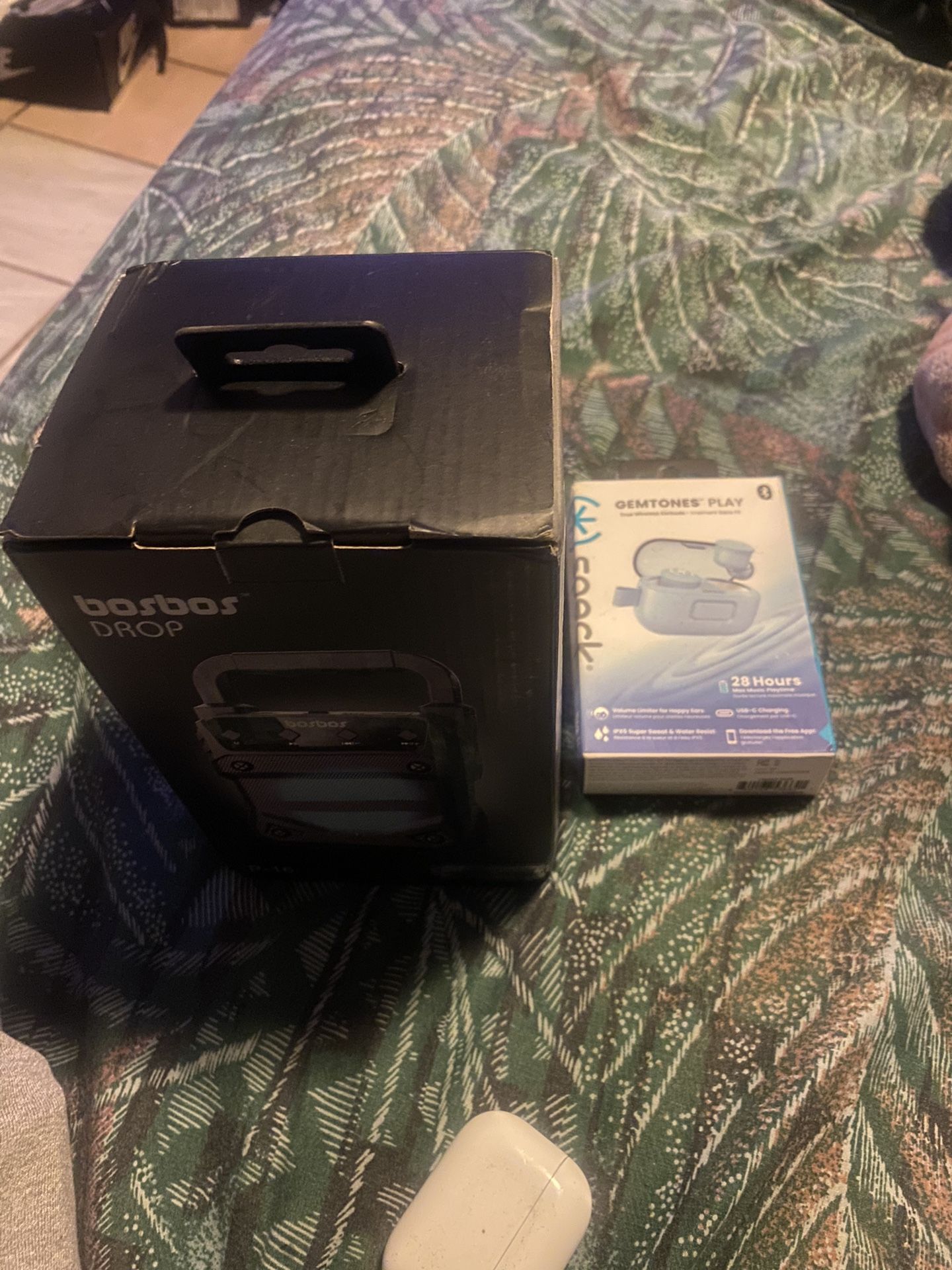 BosBos Drop Wireless Speaker/ Gemtones Play Wireless Earbudst
