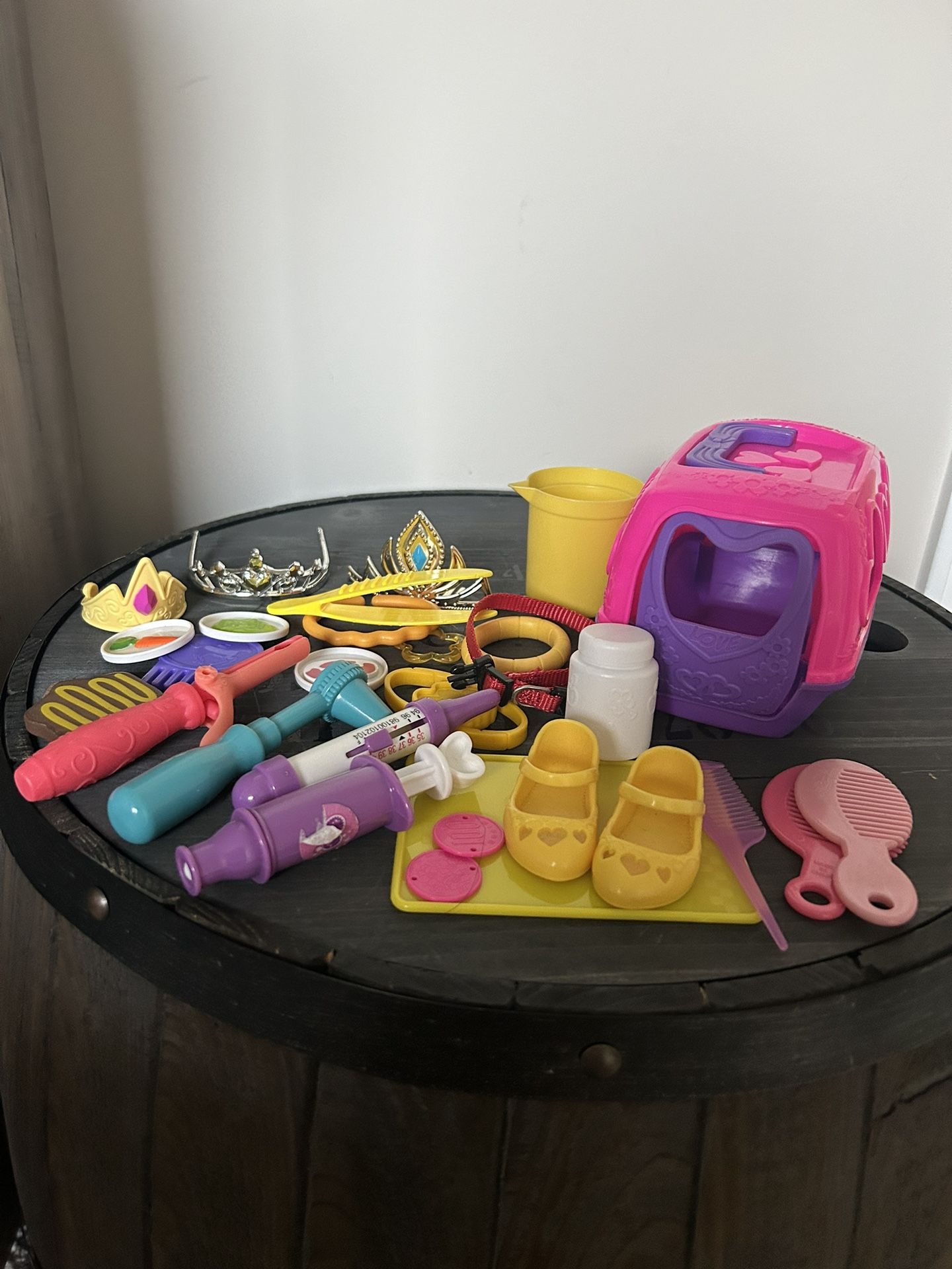Doll accessories lot