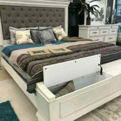 Kanwyn Whitewash Upholstered Storage Bedroom Set 1699