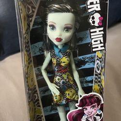2016 Mattel Monster High Frankie Stein Emoji Doll Daughter of Frankenstein.