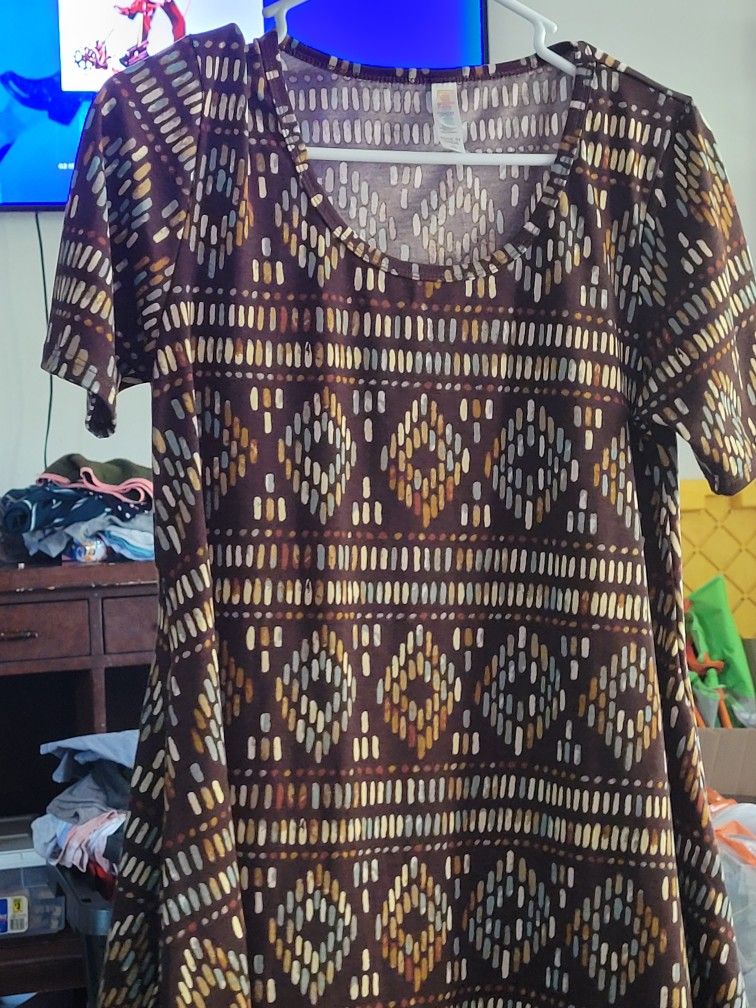 Lularoe shirts. Size XS