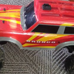 Galaxy Extreme Off Road 4x4 Ford Bronco Huge Car