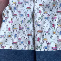 Girls Llama Set 5/6.   Top and Skort 