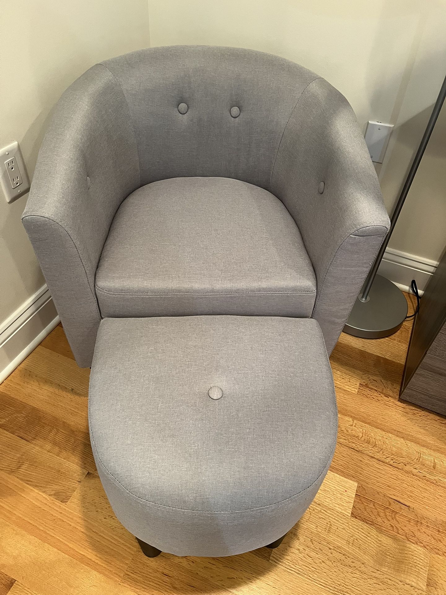 Waterville 25” Barrel Accent Chair And Ottoman
