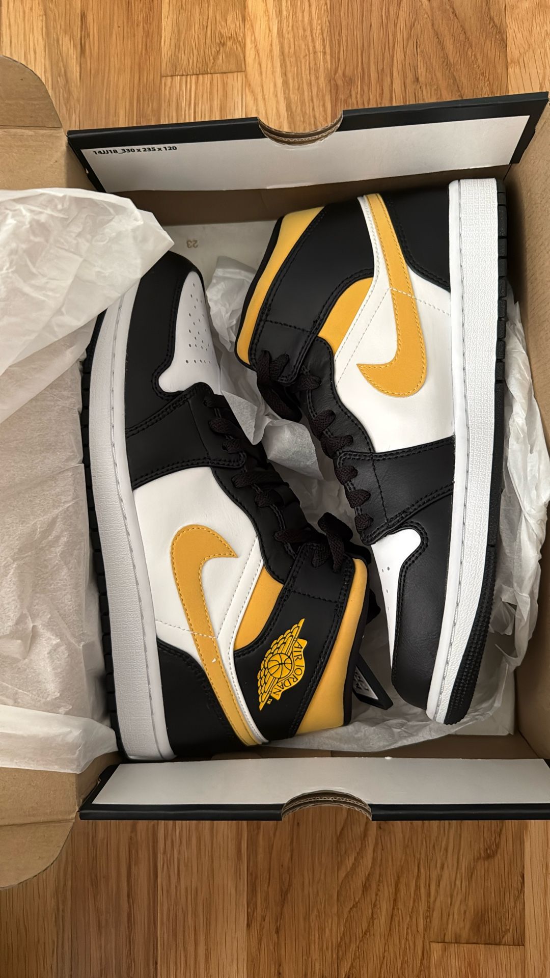 AIR JORDAN 1 MID