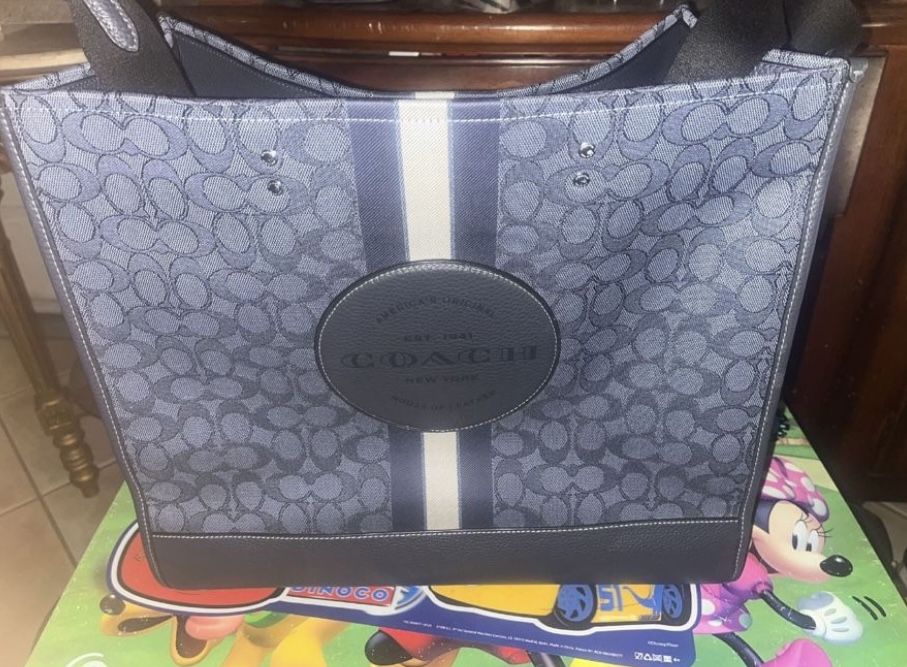 Coach Dempsey Tote 40 bag