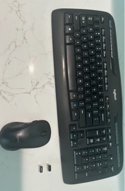 Logitech Wireless Keyboard & Mouse set