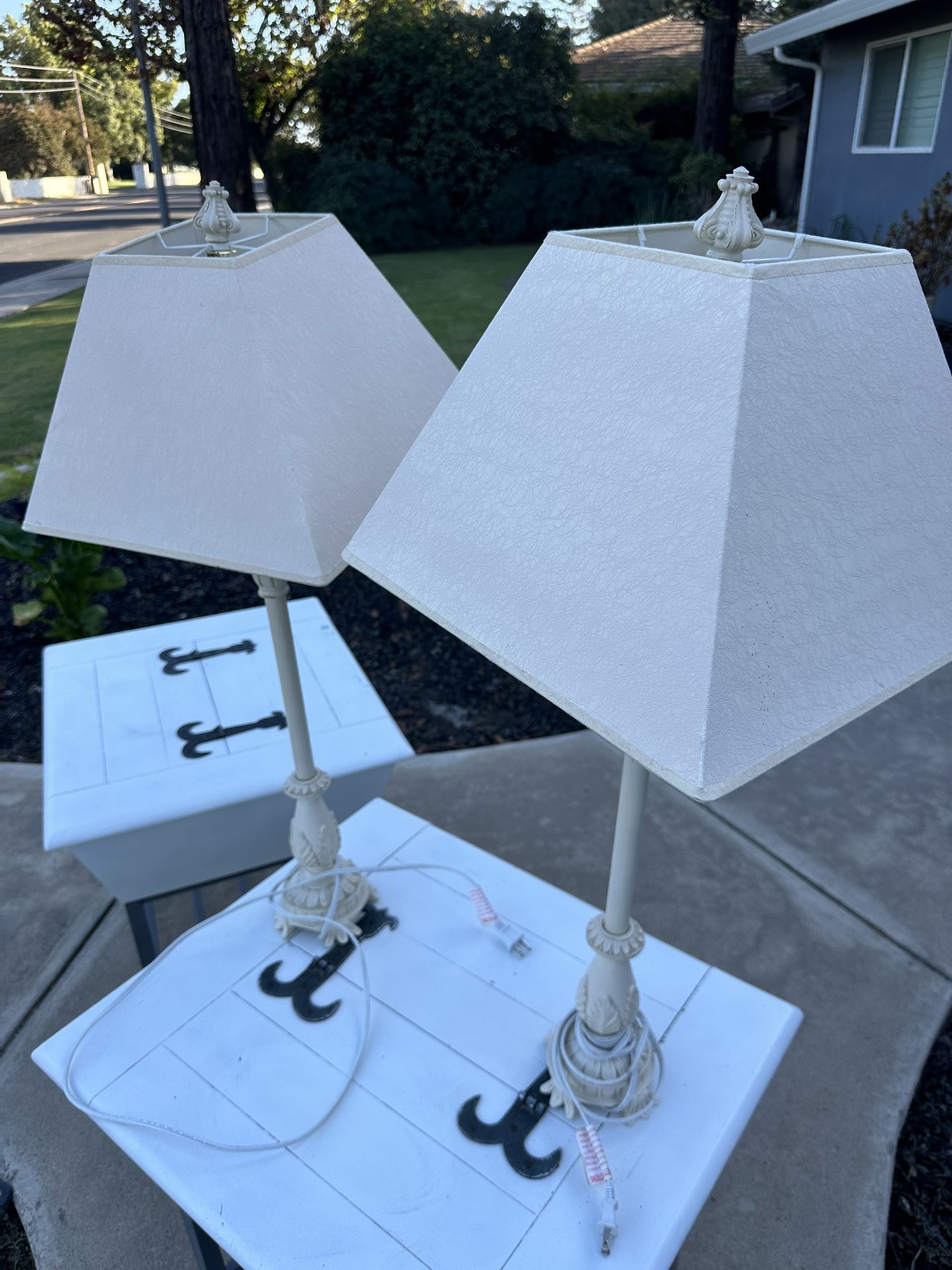 2 Lamps