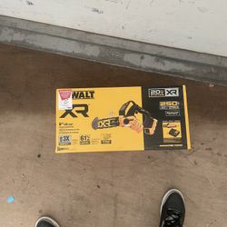 BRAND NEW DEWALT CHAINSAW 