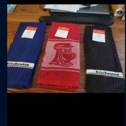 Kitchenaid  Towels  New With Tags  $5 Each 3 Colors Available  I Have Mutiple Of Each Color Available  Great For  Christmas 