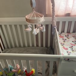Crib with changing table and drawers 