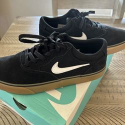 NIKE SB Chron 