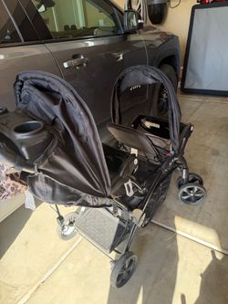 Double Stroller “Sit n Stand” baby trend