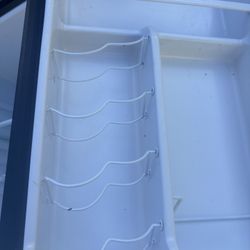 Magic Chef 2.6 Cu Mini Fridge 