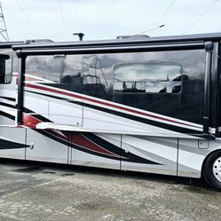 2014 Winnebago Itasca Ellipse 42QD