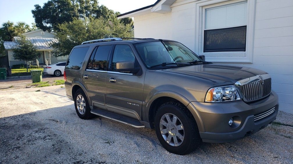 2004 Lincoln Navigator