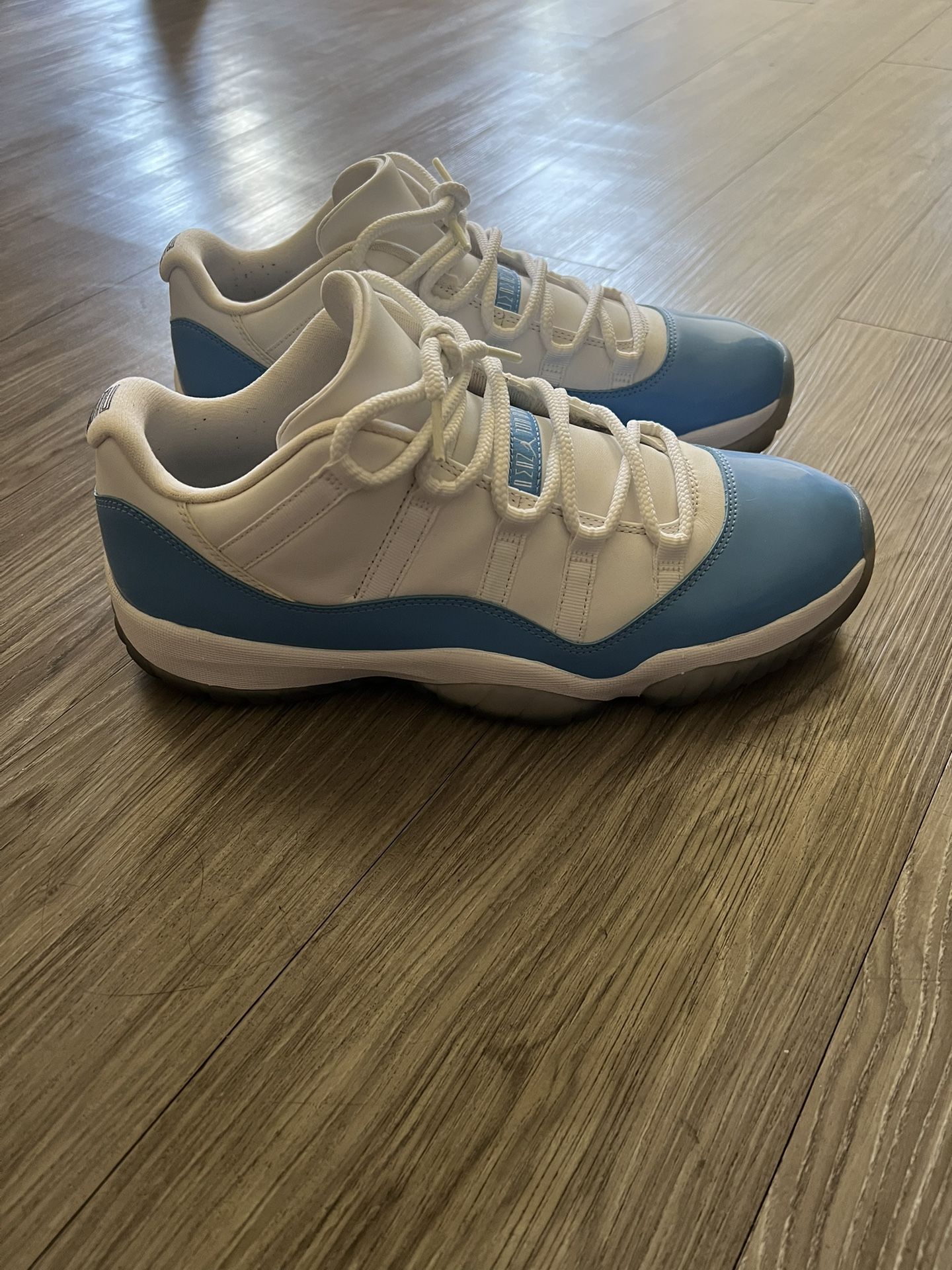Jordan 11 UNC