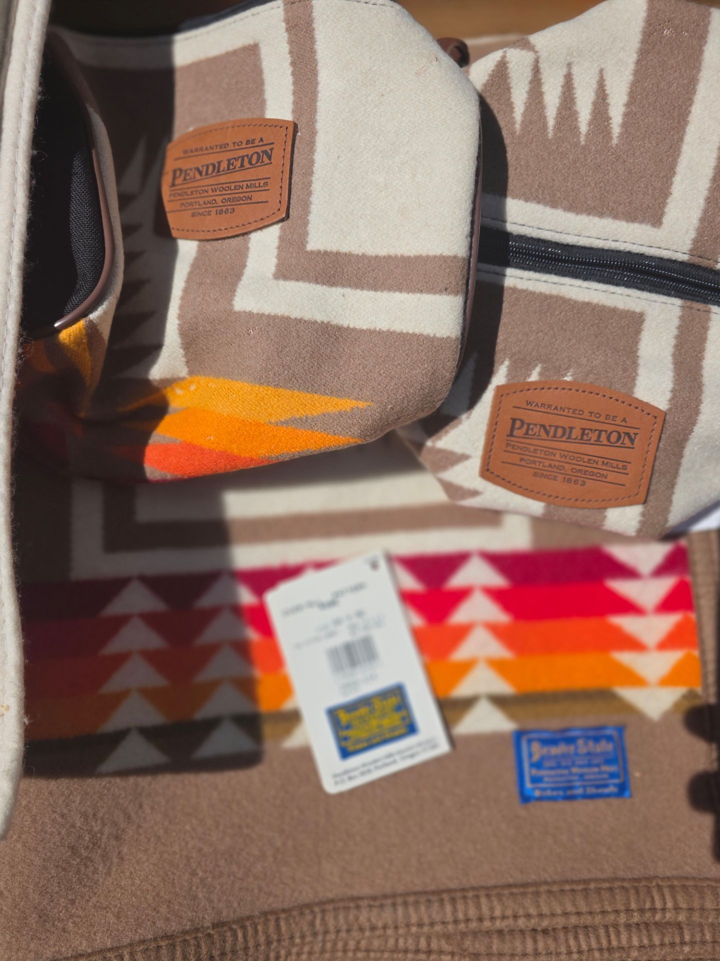 Vintage BEAVER STATE PENDLETON Chief Joseph BLANKET, 3Pillows and 2 toiletry bagsTwin Size RARE ( New )