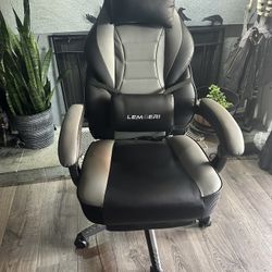 LEMBERI Gaming Chair