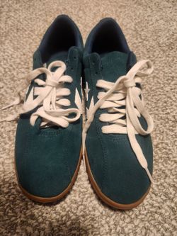Converse All Star 9.5 Sneakers New