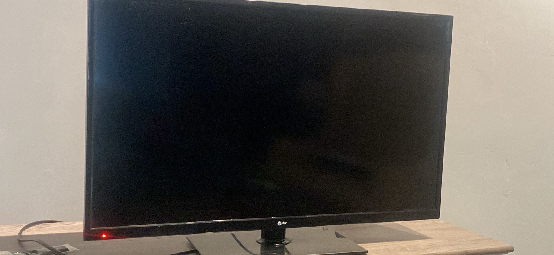 32” LED HD TV - NO REMOTE