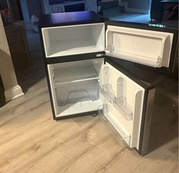 Vissani Fridge+Freezer
