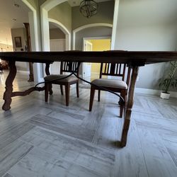 Dining set with four chairs
