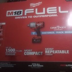 Milwaukee Socket Impact 3/4 Two Batteries And A Charger