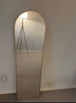 Gold mirror