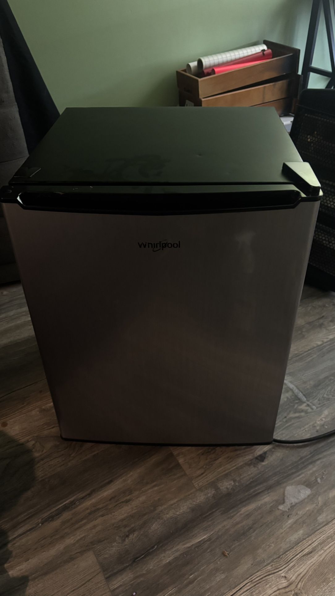 Whirlpool Mini Fridge 3.3 Cubic Ft 