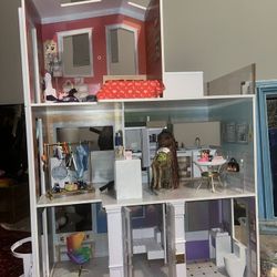 Rainbow High Dollhouse With Accessories 