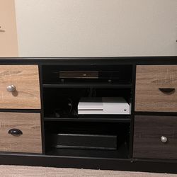 TV stand with multicolored door fronts