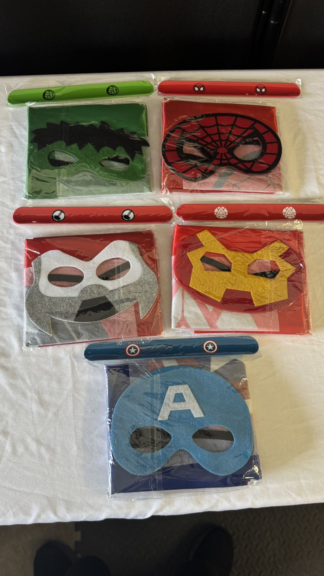 5 Superhero Capes and Mask for Kids - Double-Edged Costumes for Boys, Cape Dress up Toys, Halloween