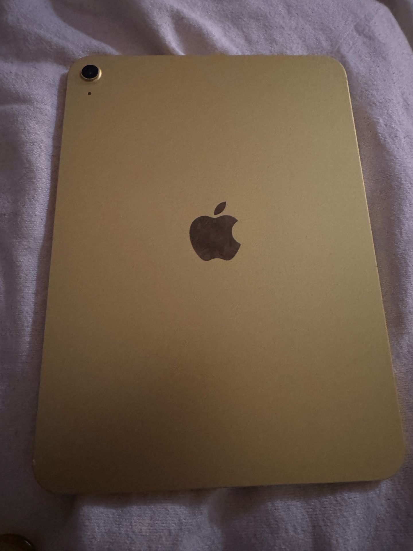 Yellow Apple Ipad A16 Capacity 128 , Available 73.97 GB