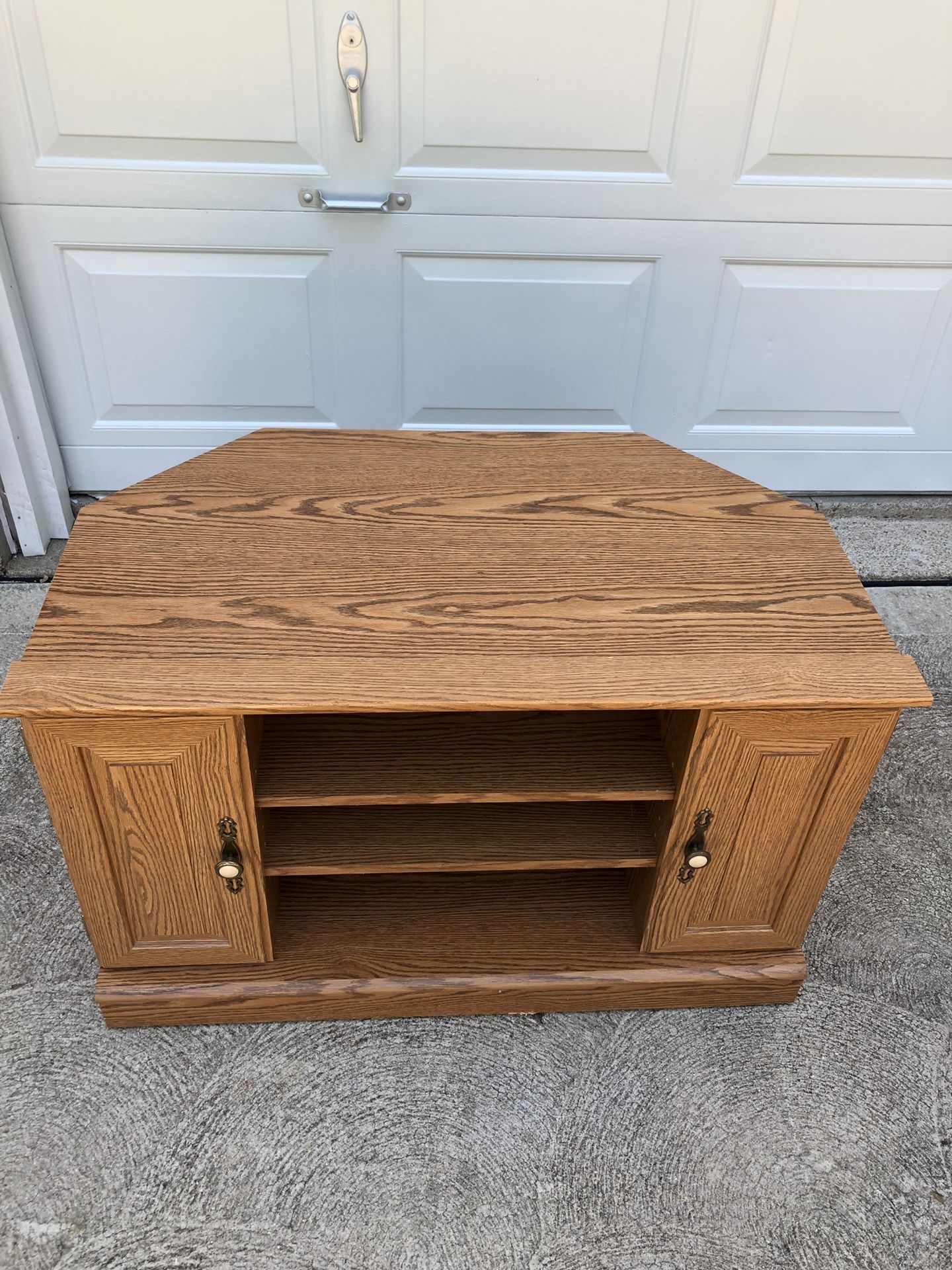 Corner shelf/table
