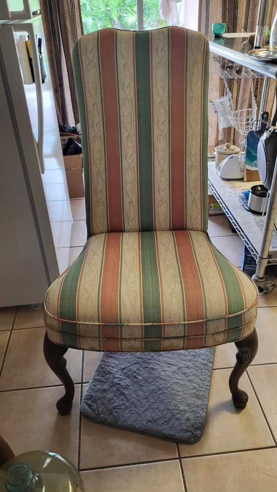 2 Dining Chairs