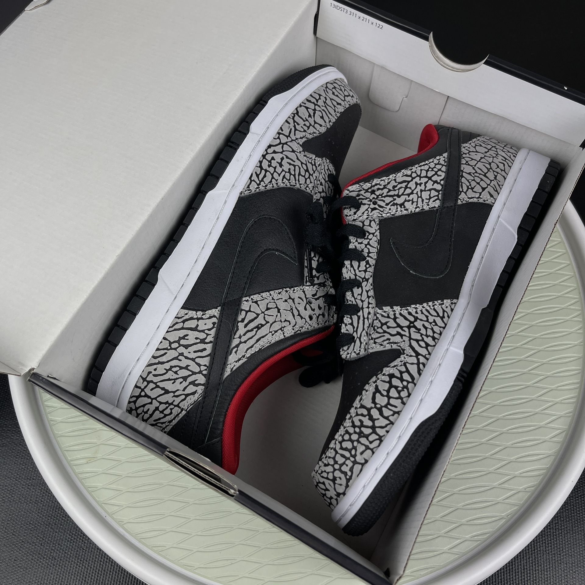 NEW 🔥 Nike ID Customs Dunk Low Supreme “Black Cement” Size 10.5 US 628307-991