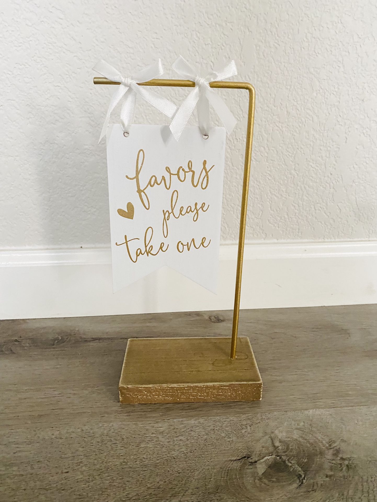 Wedding Favors Sign