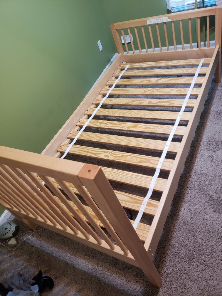 Solid wood twin bed frame