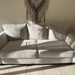 Pull Out Couch 
