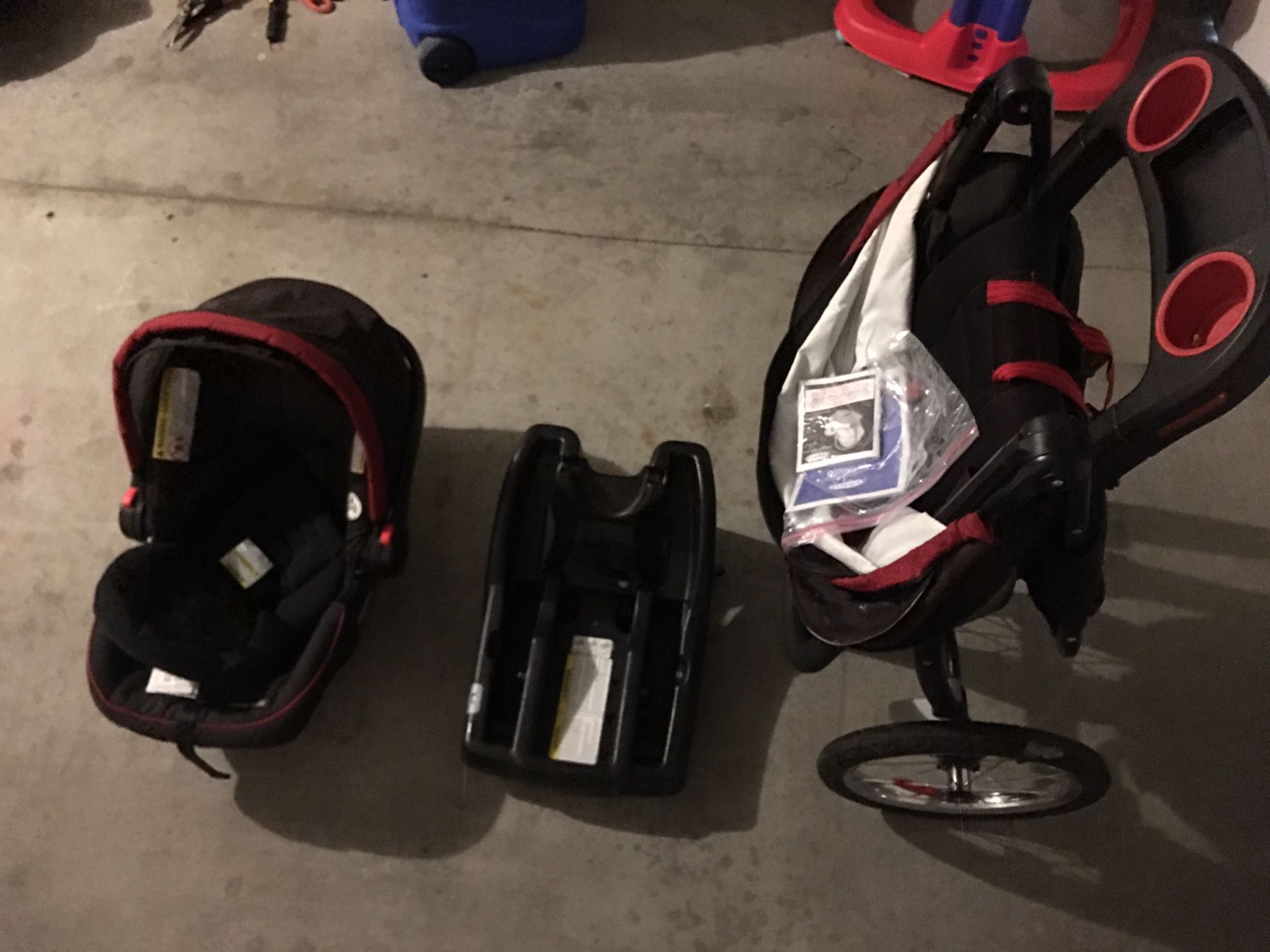 Graco stroller, car seat and base $50