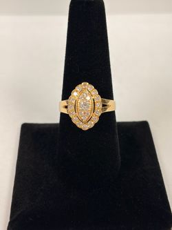 18K YELLOW GOLD RING WITH DIAMONDS