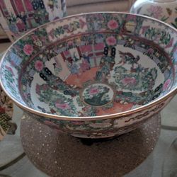 Multiple Asian  Ceramics Pieces