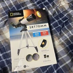 National Geographic 70mm Refractor Telescope (model SRT70MM)