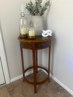 Round side table