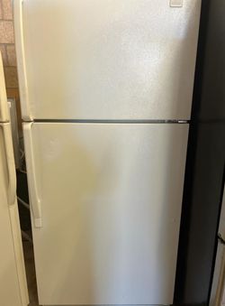 Whirlpool Top Mount  White Refrigerator Fridge
