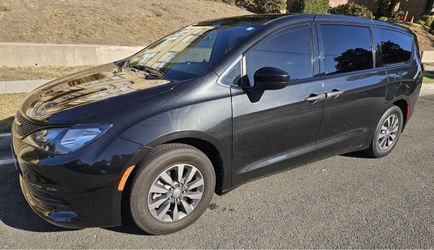 2020 Chrysler Voyager